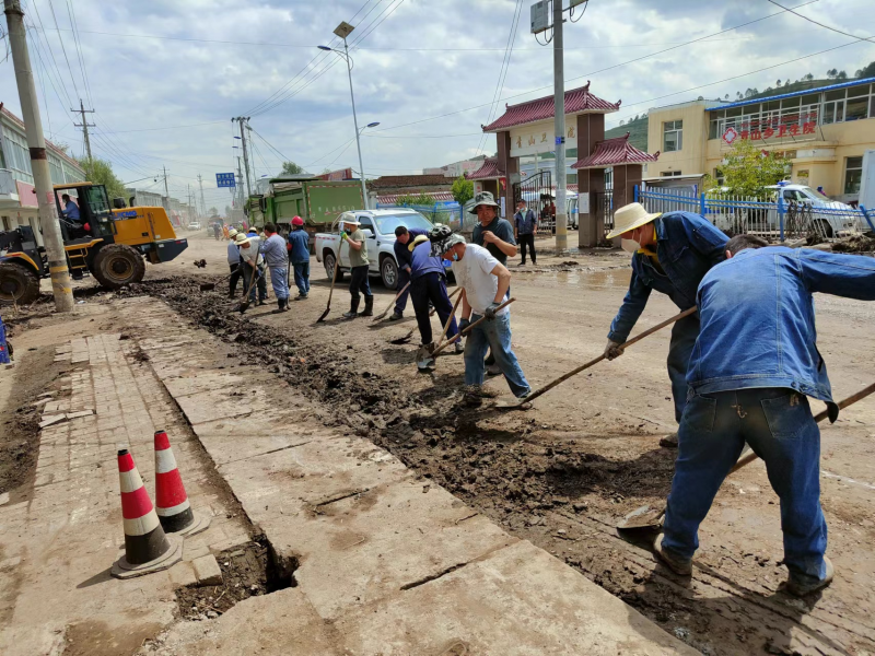 情系家鄉(xiāng)為人民 抗洪救災(zāi)勇?lián)?mdash;&mdash;物產(chǎn)工投公司黨員干部、團員青年奔赴災(zāi)區(qū)第一線搶險救災(zāi)