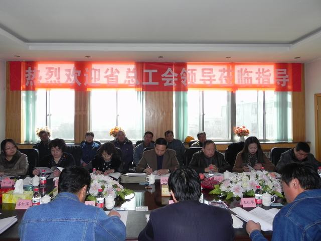 深入車間班組、&ldquo;零距離&rdquo;接觸職工、體驗職工生活、傾聽職工心聲